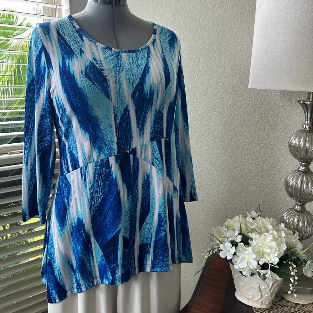 Abstract Print Tunic - Picture 7 of 7